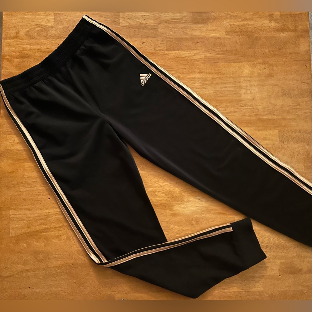 Adidas boys joggers size LG (14/16)